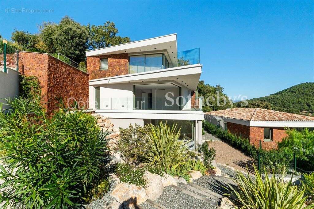 Appartement à LES ADRETS-DE-L&#039;ESTEREL