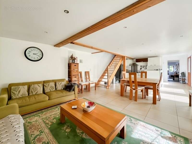 À vendre - hardinghen - propriété - surface totale - 690 m 2 -  maison principale 273 m2 -  2 gites - dépendance - garage - terr - photo 17