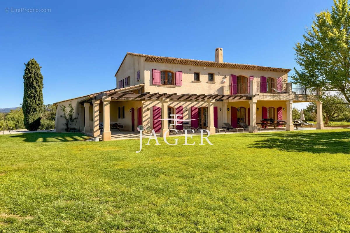 Maison 250 m² à Cogolin  - photo 4