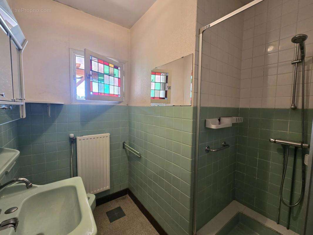 Maison à MONTMOREAU-SAINT-CYBARD