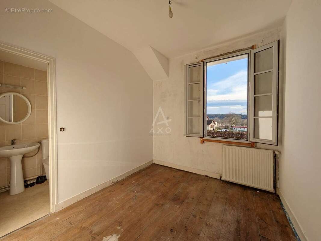 Maison avec travaux : 3 pièces en duplex et jardin - photo 4