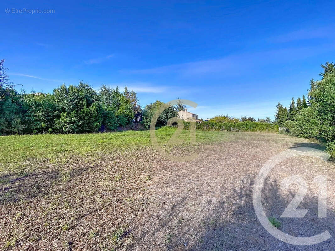 Terrain à LEDENON