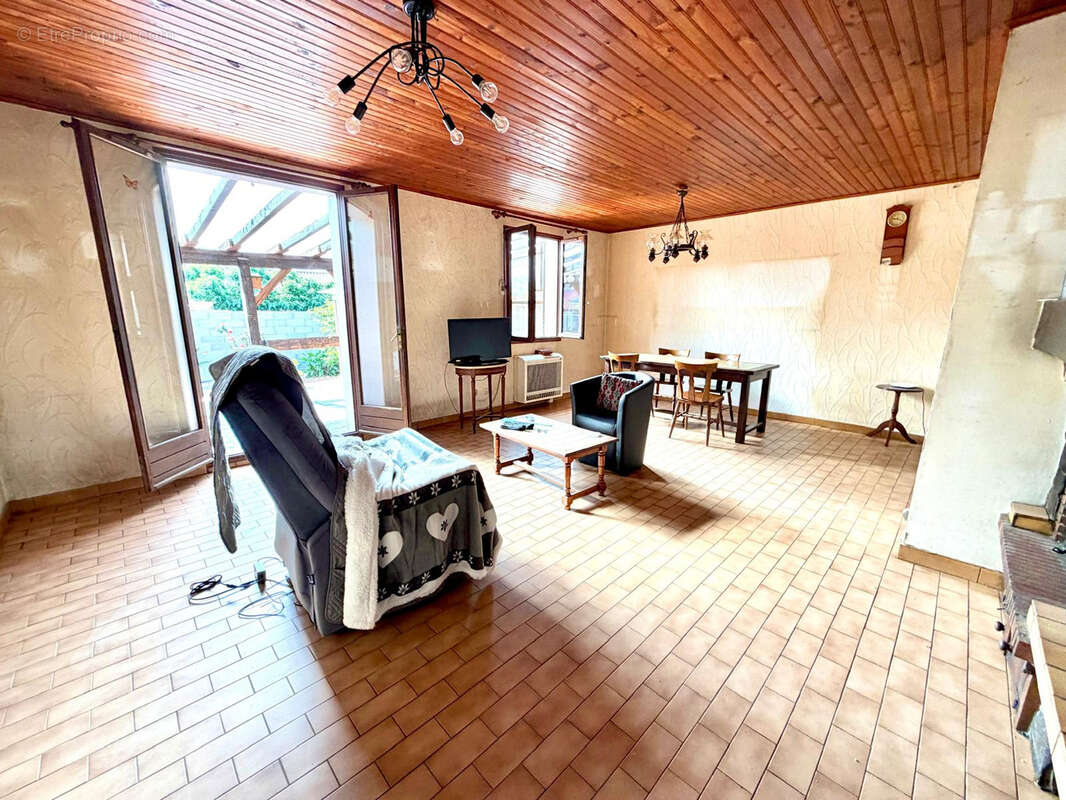 Maison à THEZA