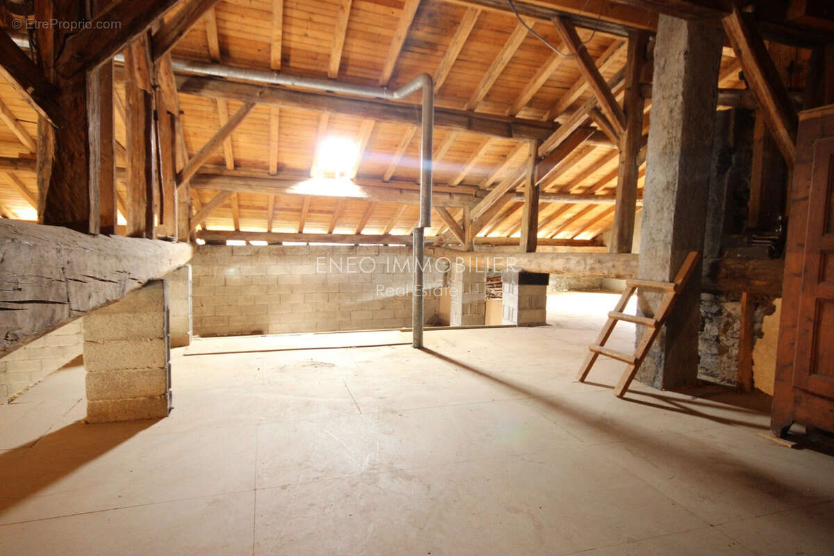 Maison à LES CHAPELLES