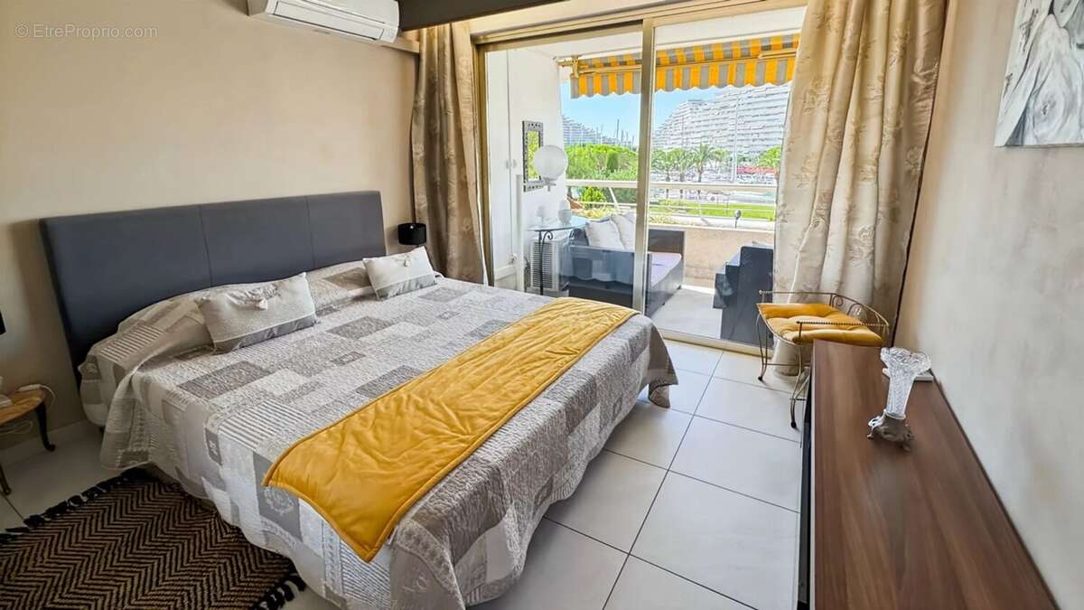 Appartement à VILLENEUVE-LOUBET