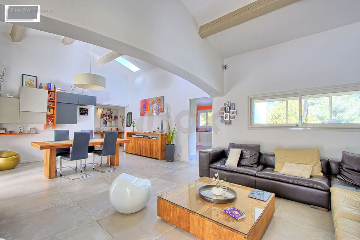 Maison à CARQUEIRANNE