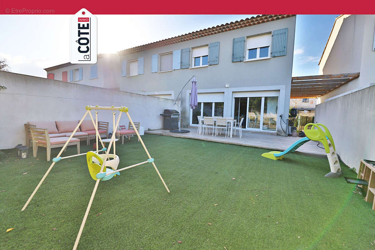 Maison à CHATEAUNEUF-LES-MARTIGUES