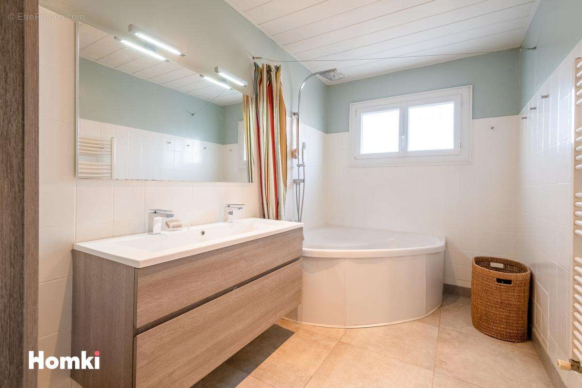 Maison à SAINT-SYMPHORIEN-D'OZON