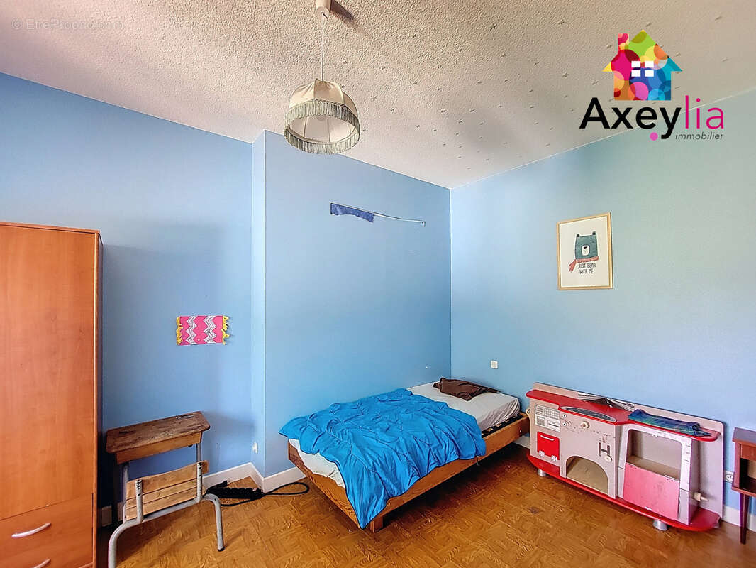 A vendre - st hilaire sous charlieu - maison a renover, 7 chambres, terrain et dependances - photo 8