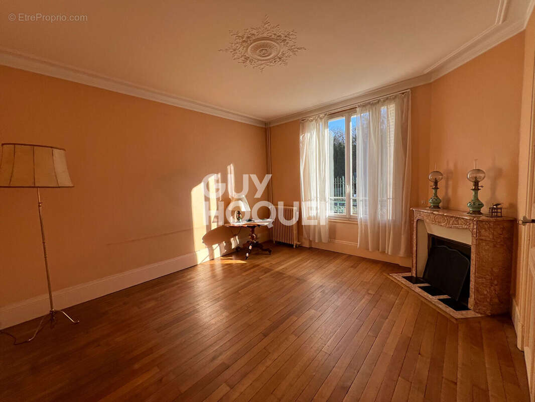 Maison à MILLY-LA-FORET