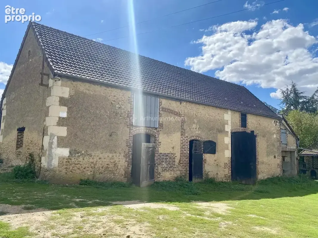 Ancien corps de ferme sur 6 810 m2 de terrain - photo 11