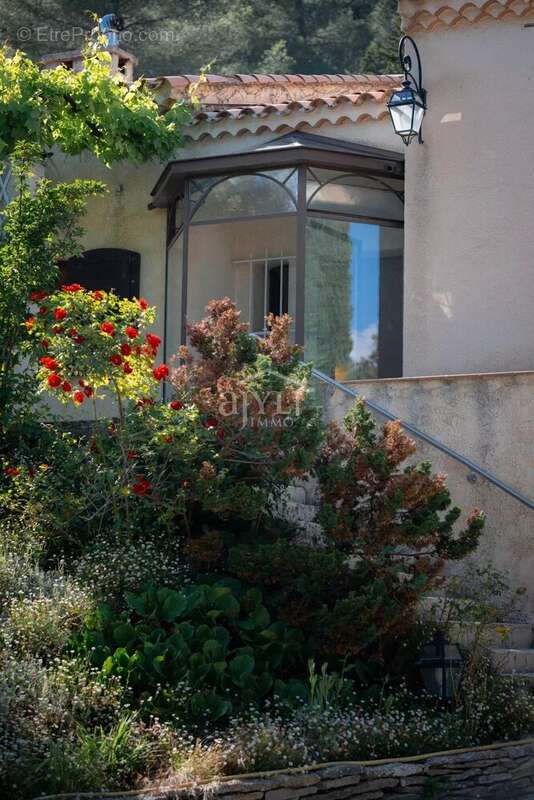 Maison 6 pièces – 182 m² sur 1 HA de terrain clos – Vue dominante – Rognes - photo 15