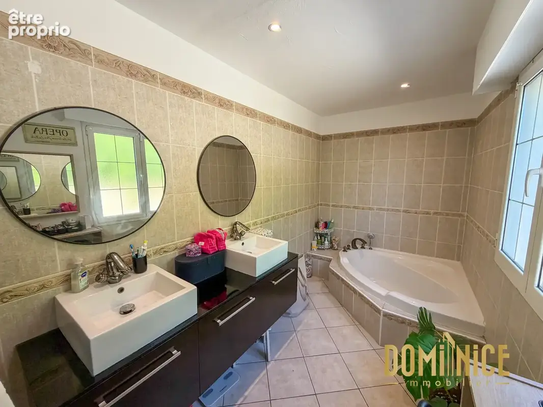 Cagnes-sur-Mer Les Collettes   Villa 233 m2, piscine à débordement, vue mer et espace bien-être - photo 22