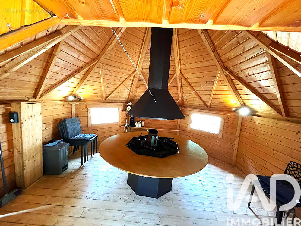 Photo 9 - Autre à MENOMBLET