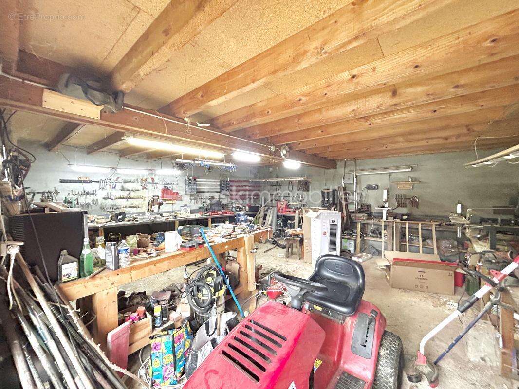 Maison à CHALLES-LES-EAUX