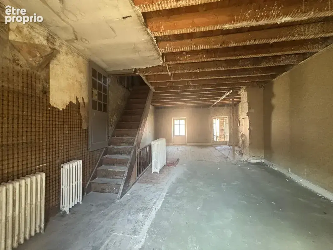 Appartement triplex à rénover avec cour et balcon - photo 6