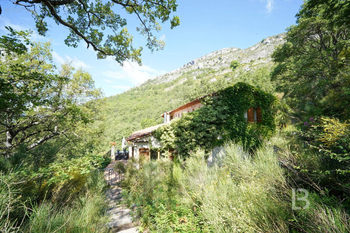 Maison à GREOLIERES