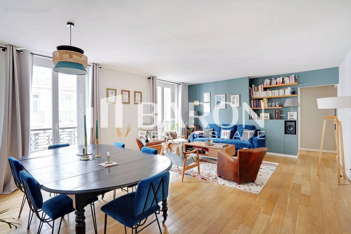 Appartement à PARIS-16E