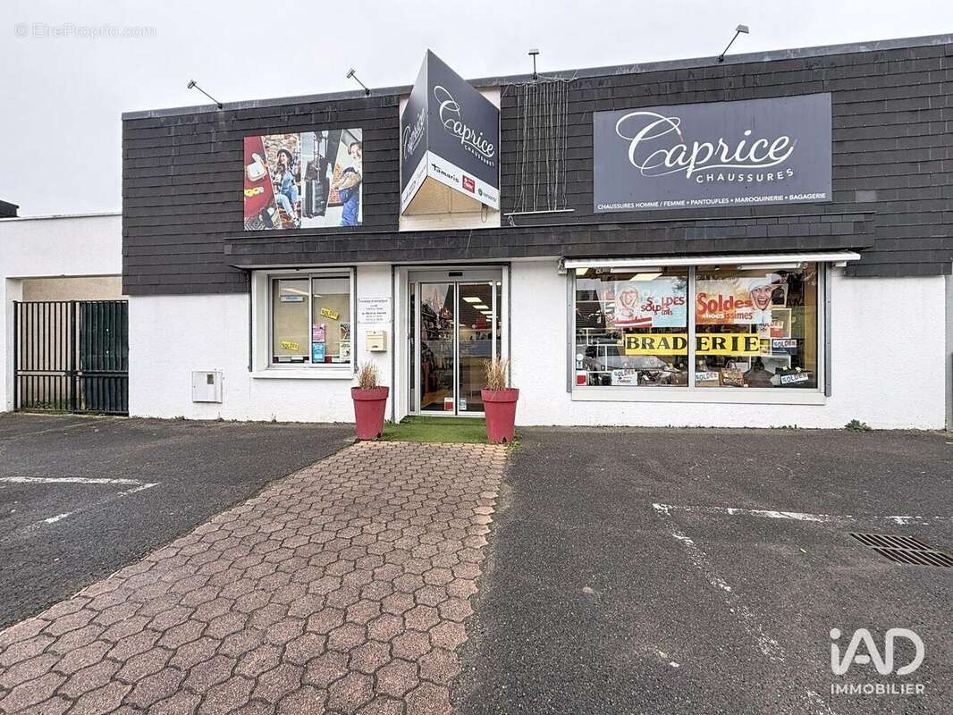 Photo 2 - Commerce à NAZELLES-NEGRON