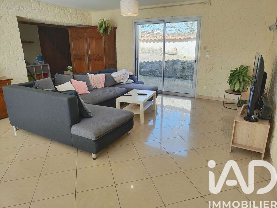 Photo 3 - Maison à CHAMPNIERS