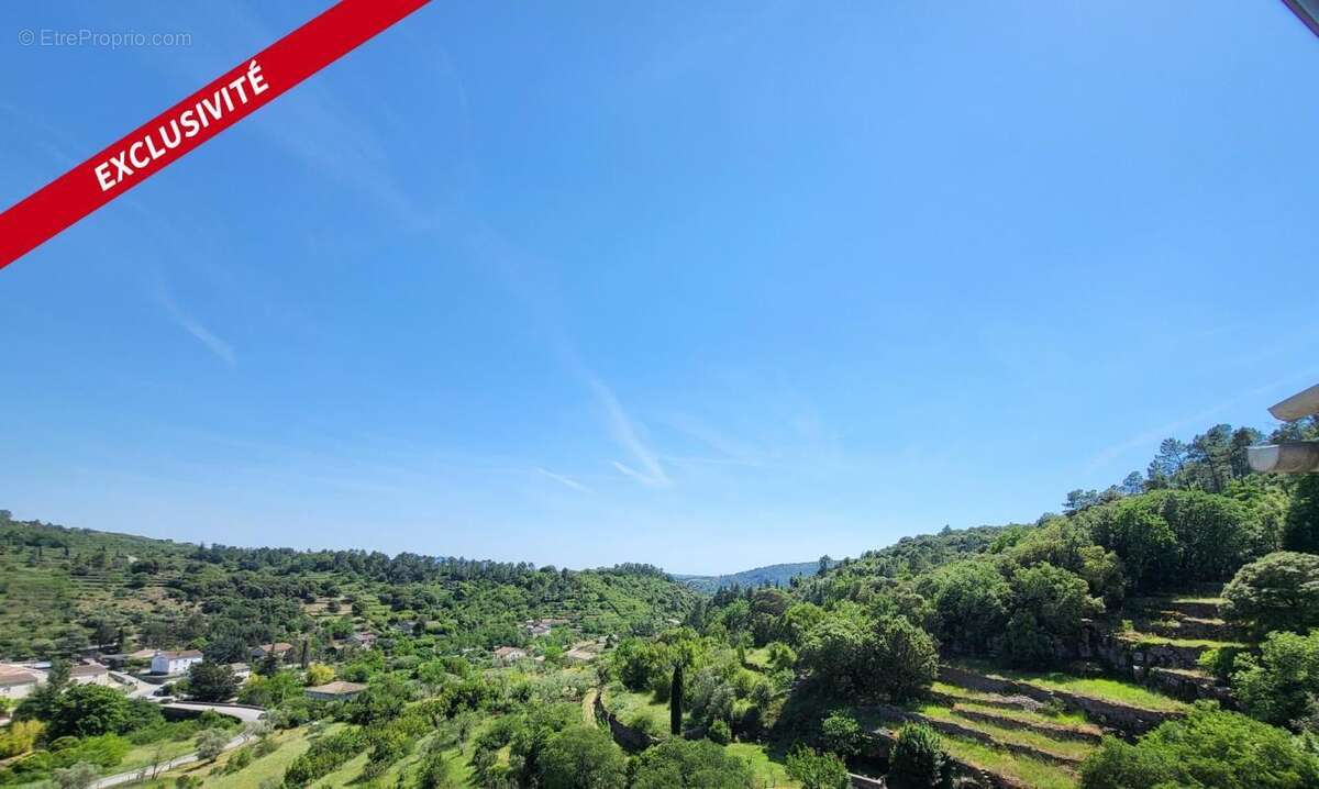 Maison de village offrant  une vue dégagée, 3 chambres, un balcon et un terrain non attenant de 1050 m2 - photo 10