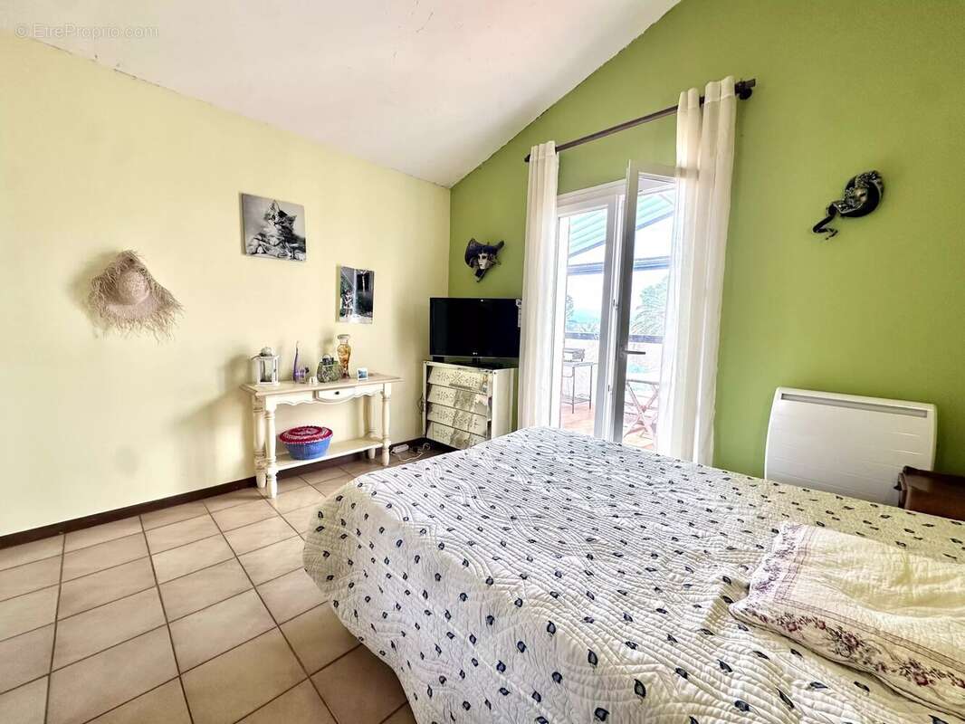 Maison à VILLENEUVE-DE-LA-RAHO