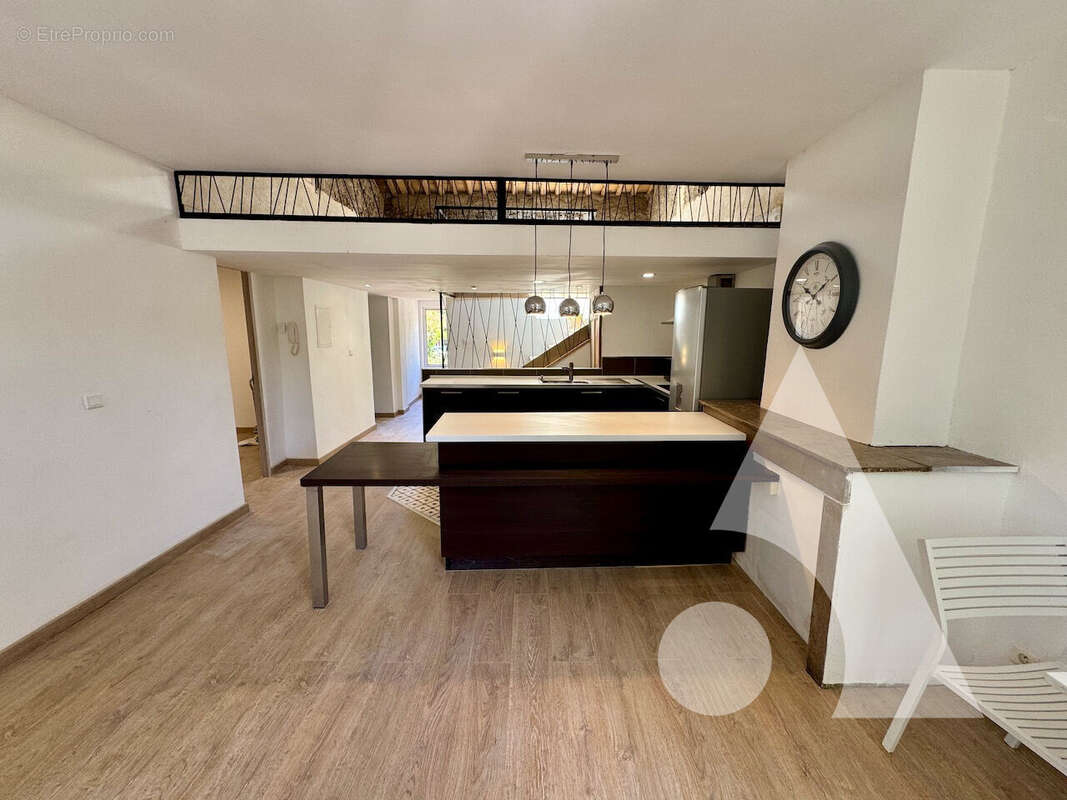 Appartement à COTIGNAC