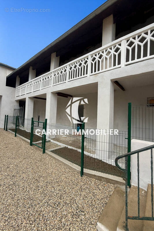 Appartement à GENAY