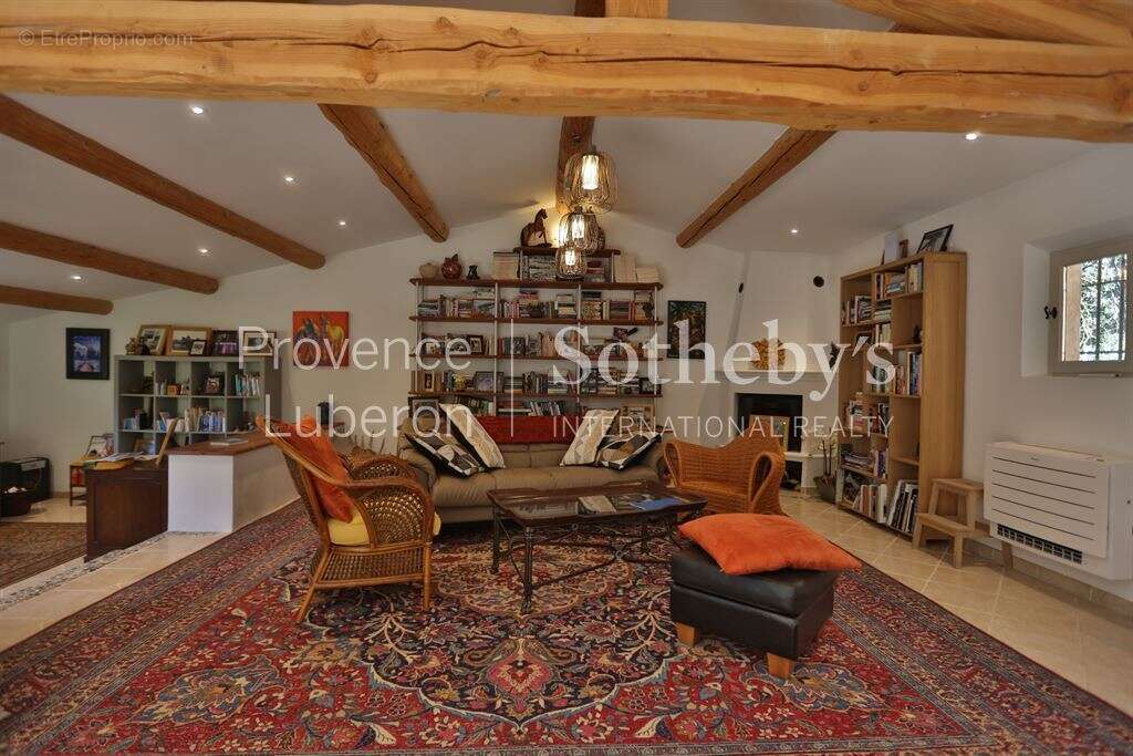 Maison à L&#039;ISLE-SUR-LA-SORGUE