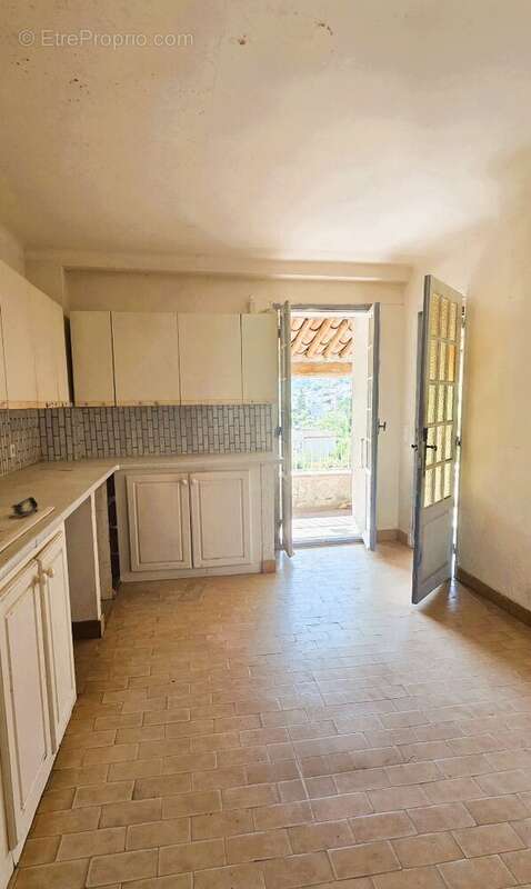 Maison à TOURRETTE-LEVENS