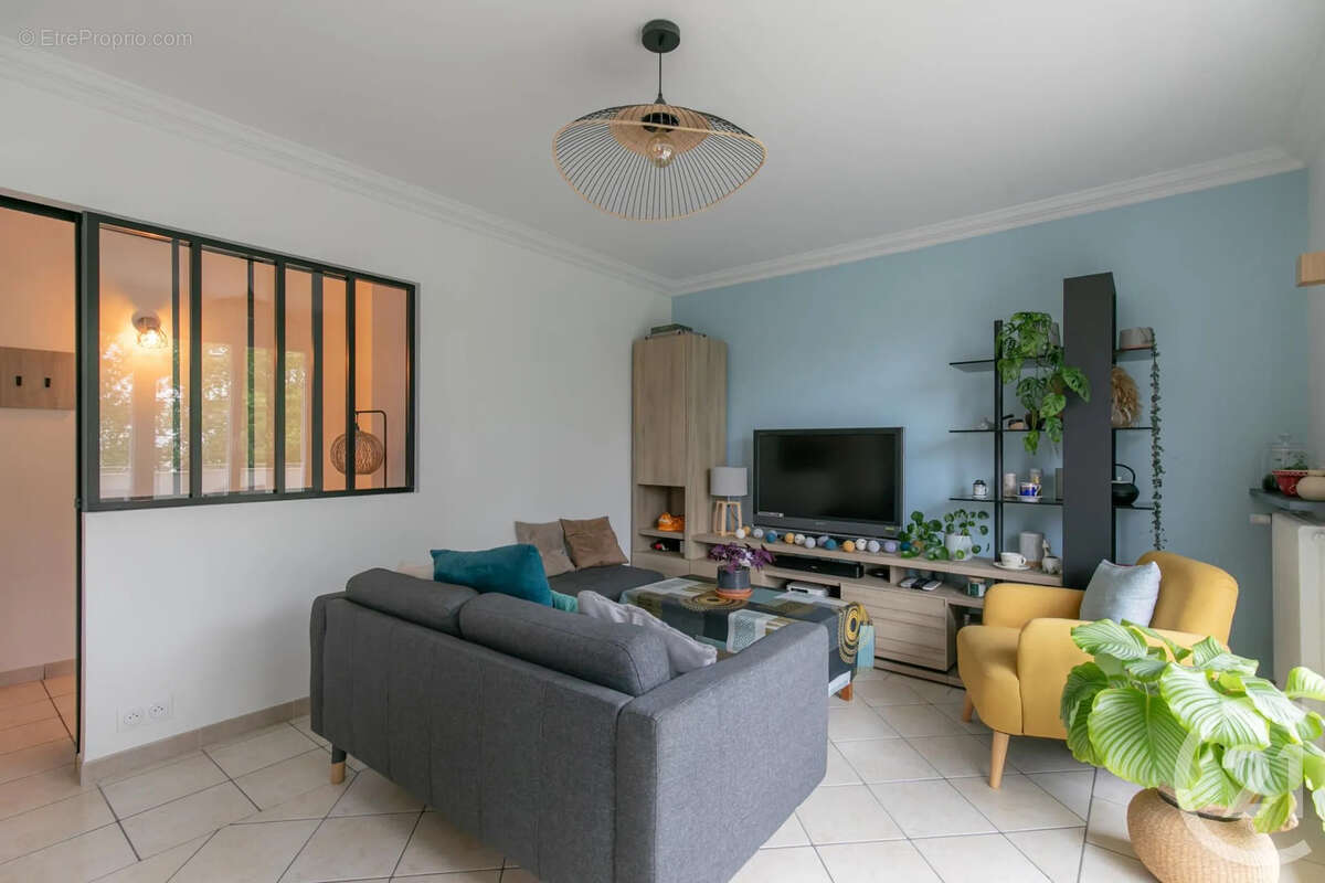 Appartement à SAINT-MAUR-DES-FOSSES