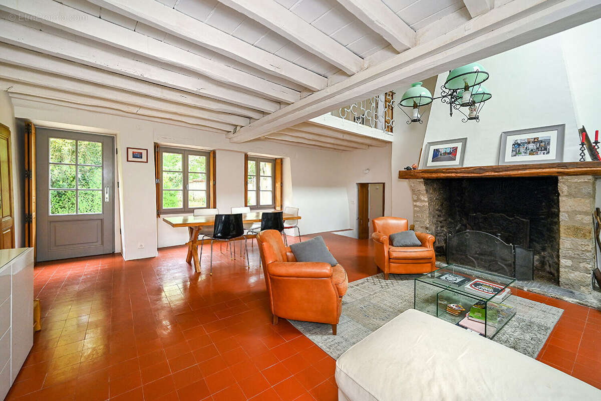 Maison à YEVRE-LA-VILLE