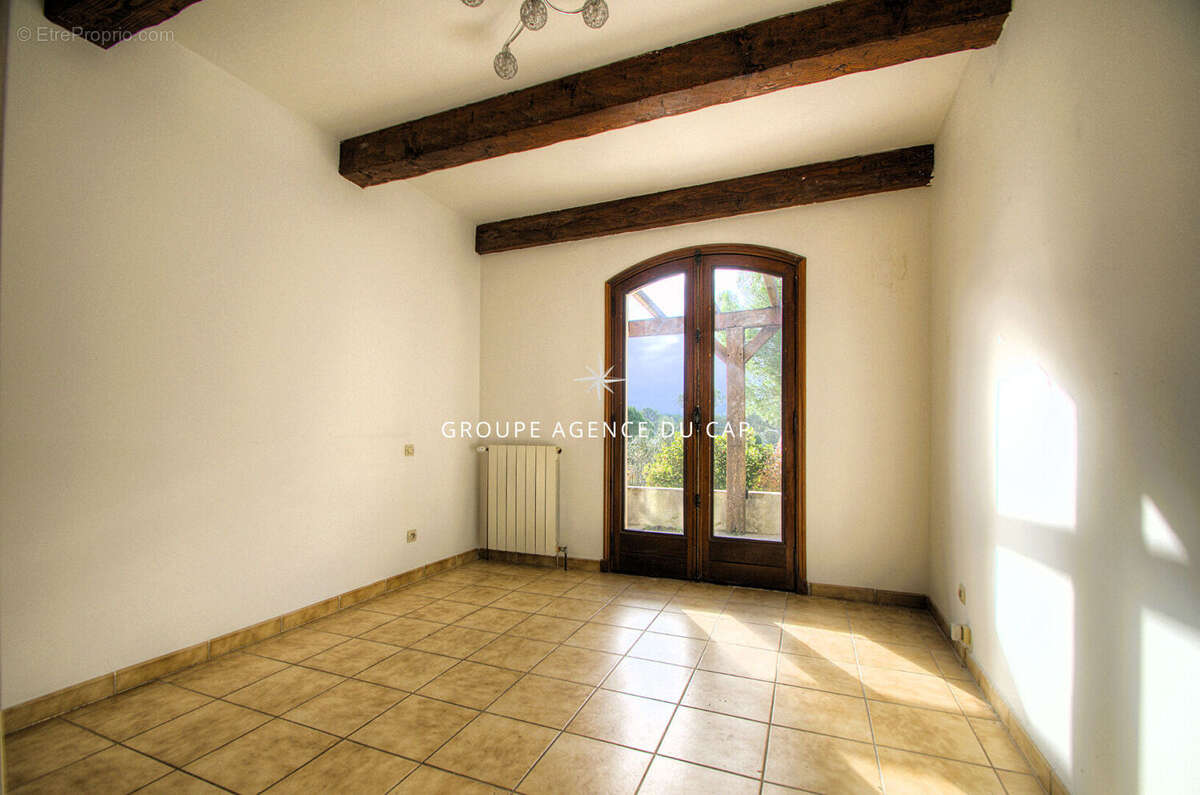 Maison à PUGET-SUR-ARGENS