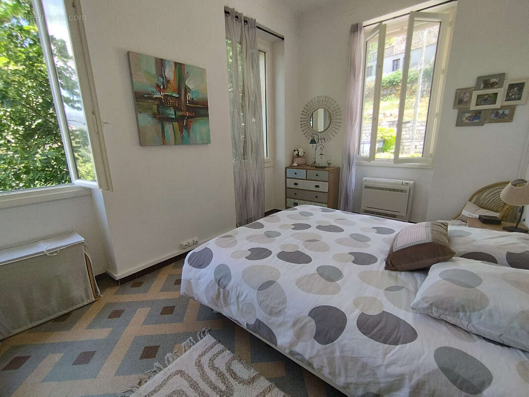 Haut de villa rénové avec deux logements et terrain   Village de montagne corse - photo 4