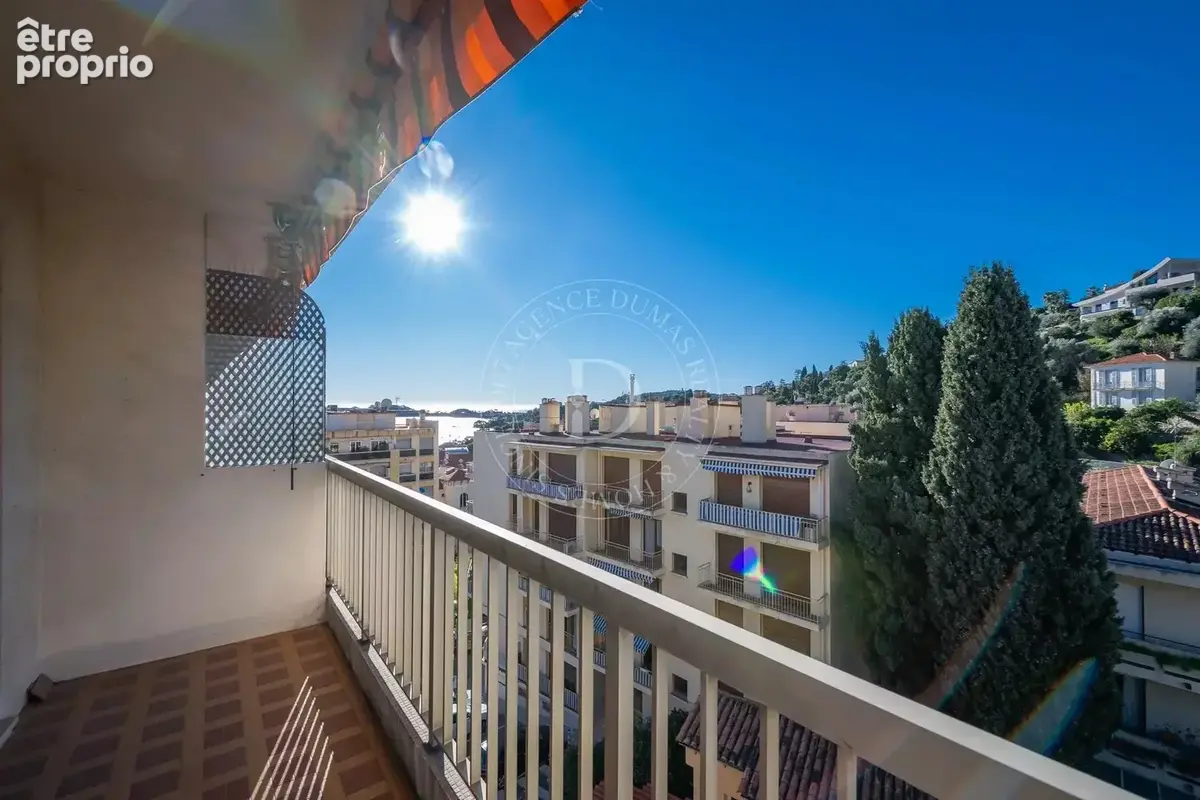 2 pièces en dernier étage avec terrasse. - photo 2