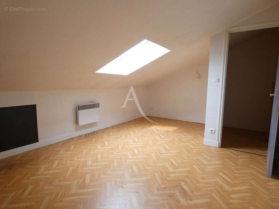 Maison à NEUVILLE-AUX-BOIS