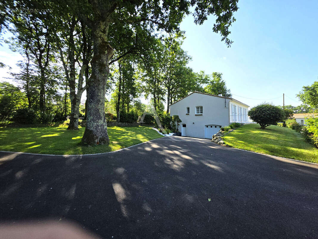 Maison à LANDERONDE
