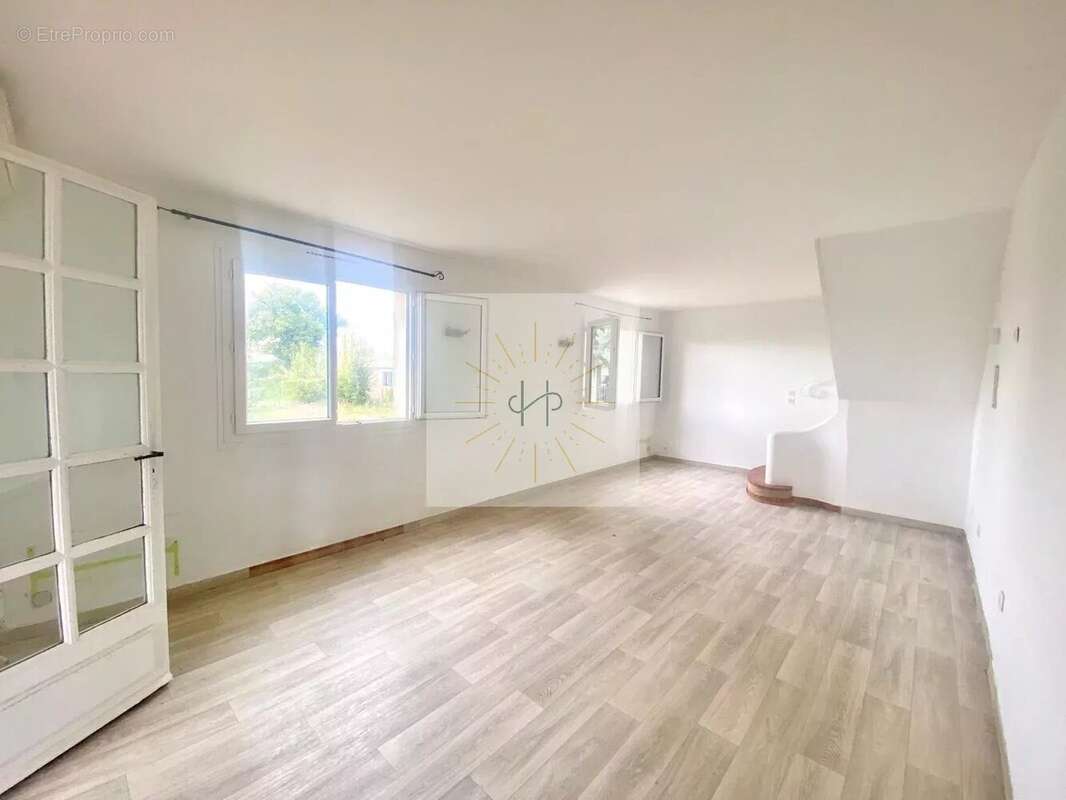 Maison à TULETTE