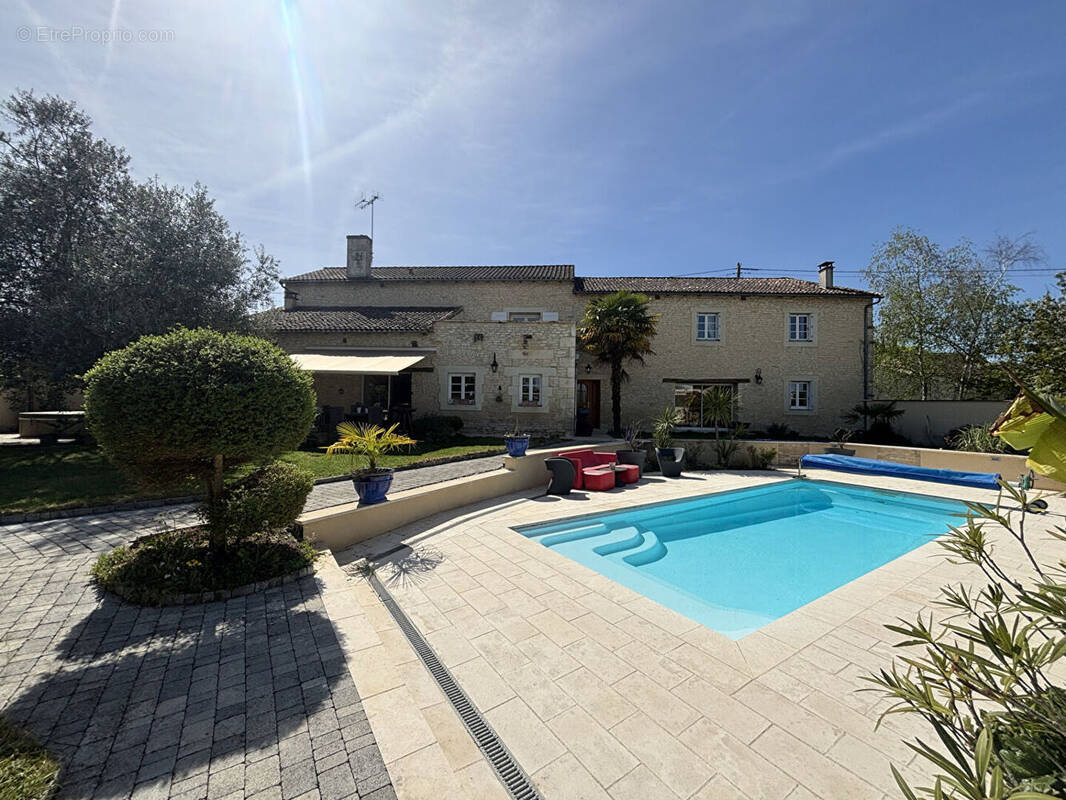 Maison à AVANTON