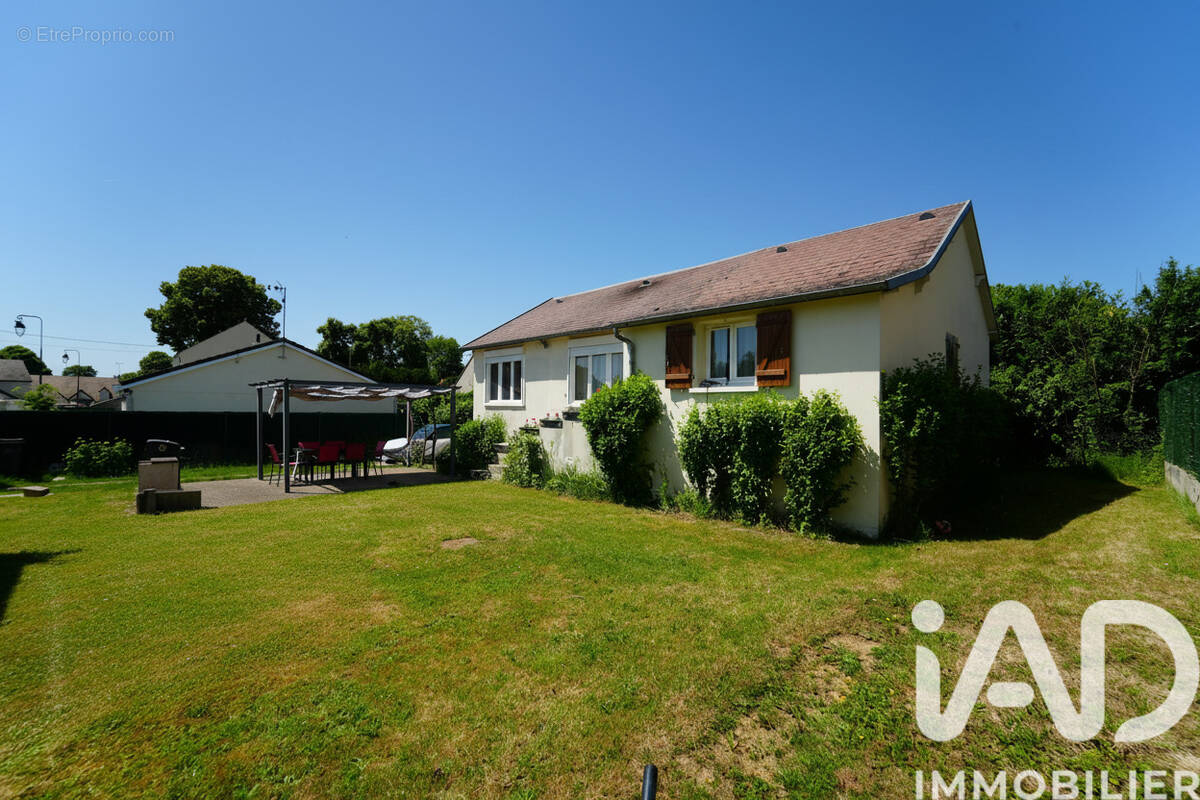Photo 1 - Maison à SIVRY-COURTRY