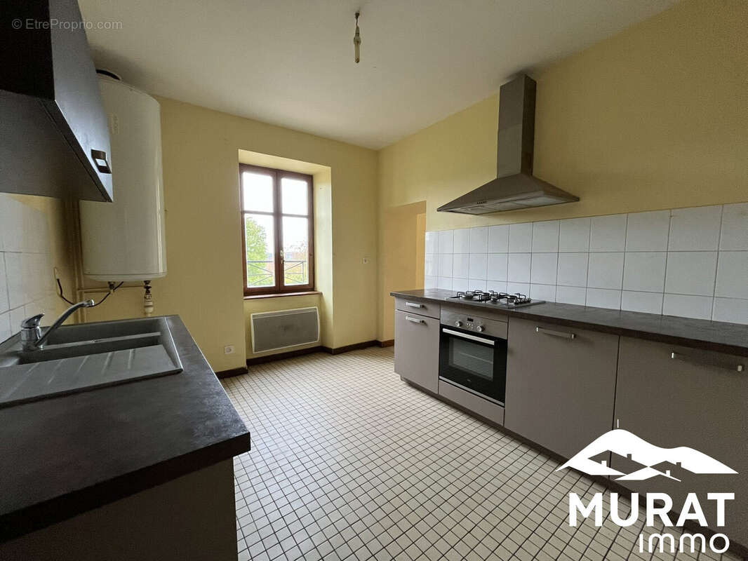 Appartement à CONDAT-LES-MONTBOISSIER