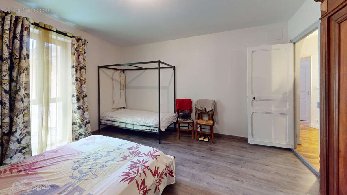 Maison spacieuse de 7 pièces à vendre à Moissac - photo 5