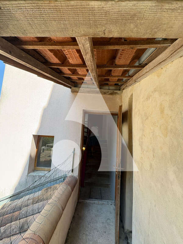 Vals-les-Bains : un T3 avec 30 m² de terrasse, le coup de coeur est là ! - photo 4