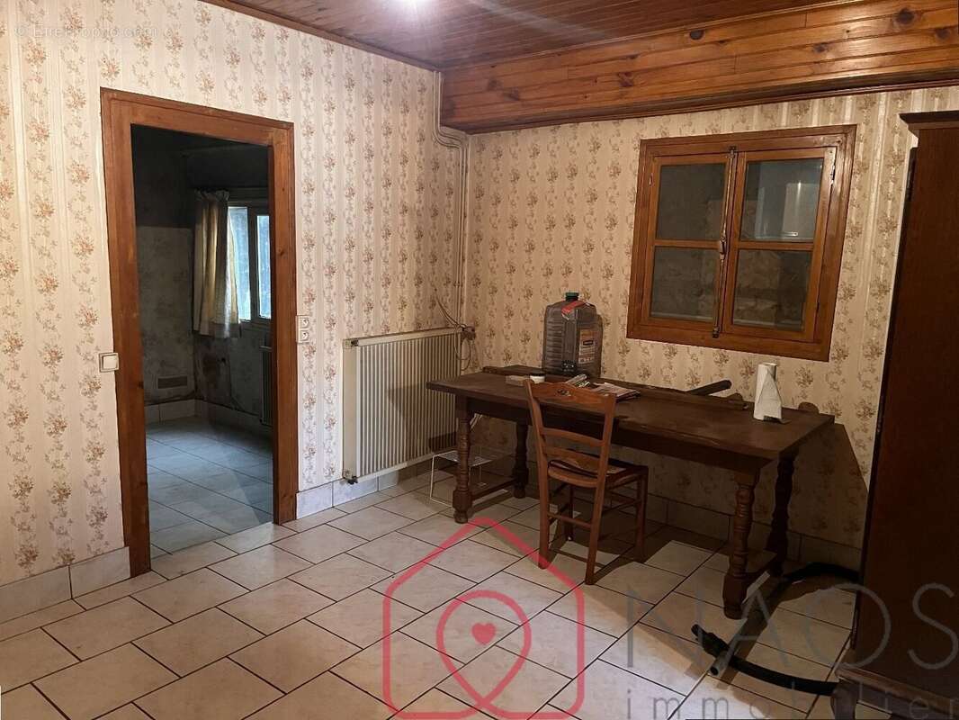 Maison à DUN-SUR-AURON