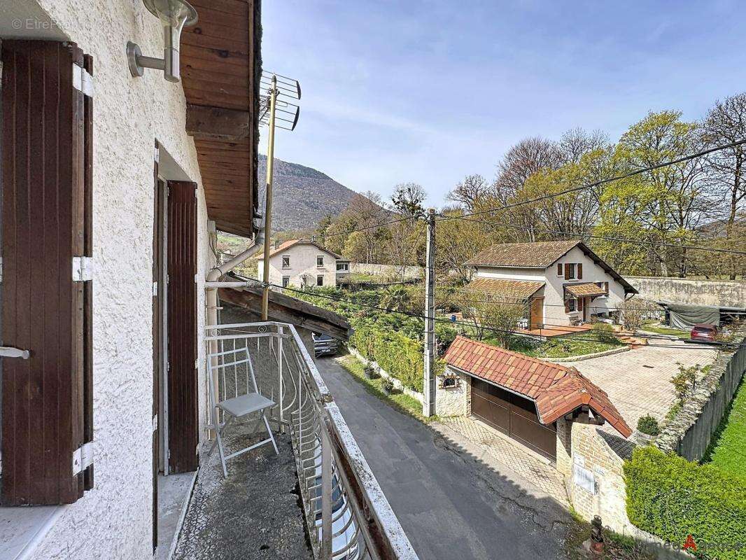 Appartement à VIZILLE