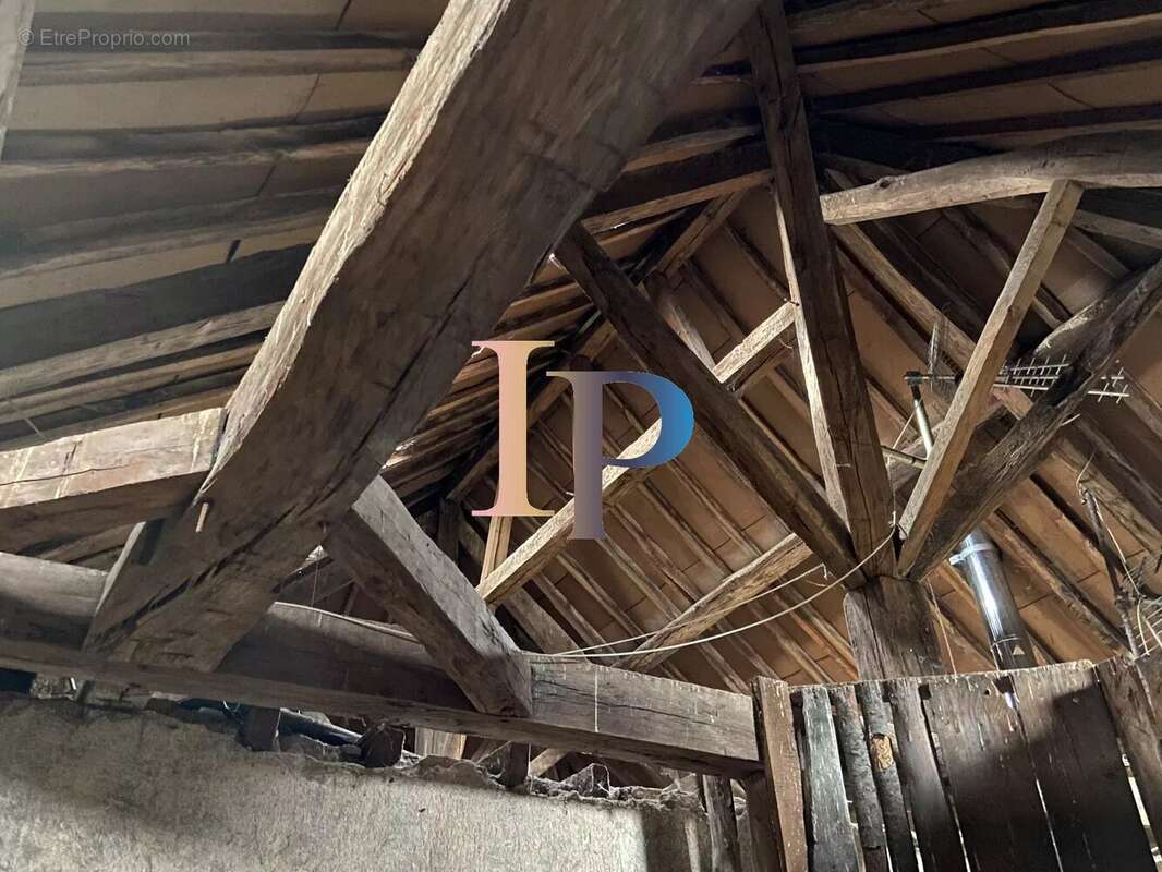 Appartement à LA CLAYETTE