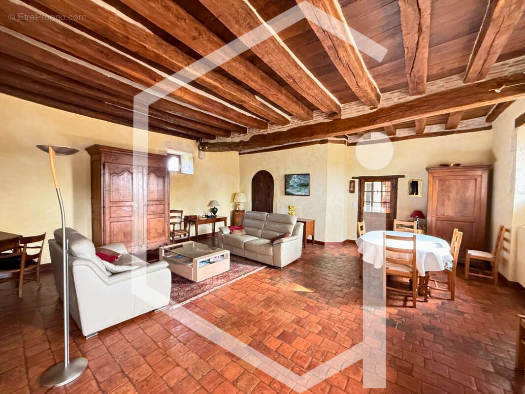 Maison à COSNE-COURS-SUR-LOIRE