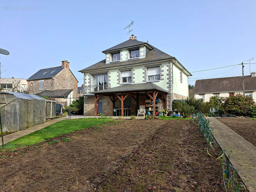 Maison à RETIERS