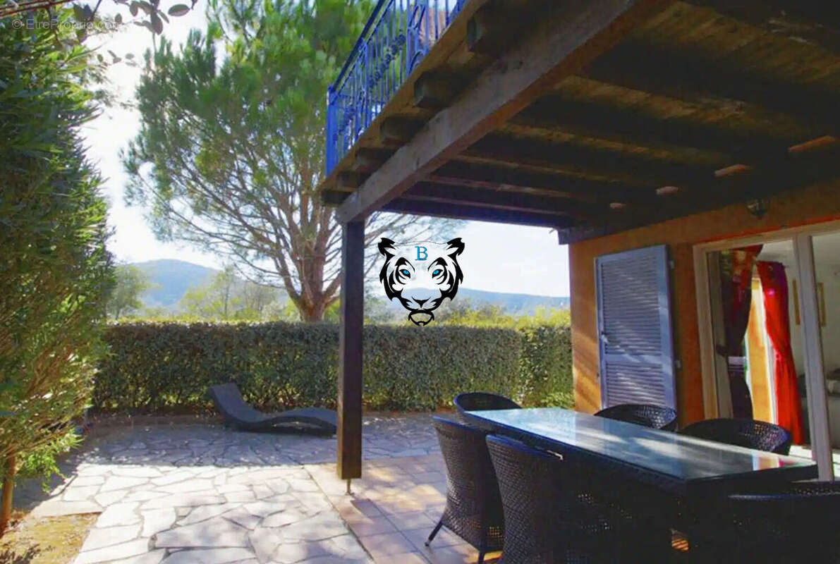 Maison à ROQUEBRUNE-SUR-ARGENS