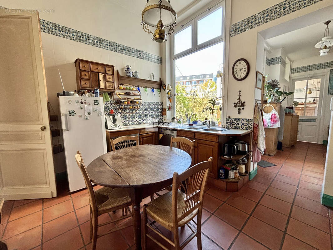Appartement 326 m² à Lille  - photo 8